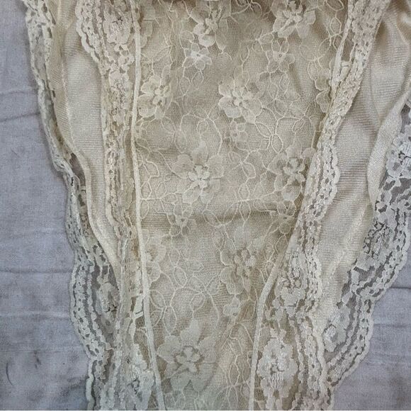 Lot of two Pairs of Ladies Vintage Intimate Moments Brand Lace Panties Size 7 - Picture 8 of 13